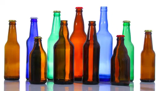 Bierflaschen aus bernsteinfarbenem Glas mit Verschluss